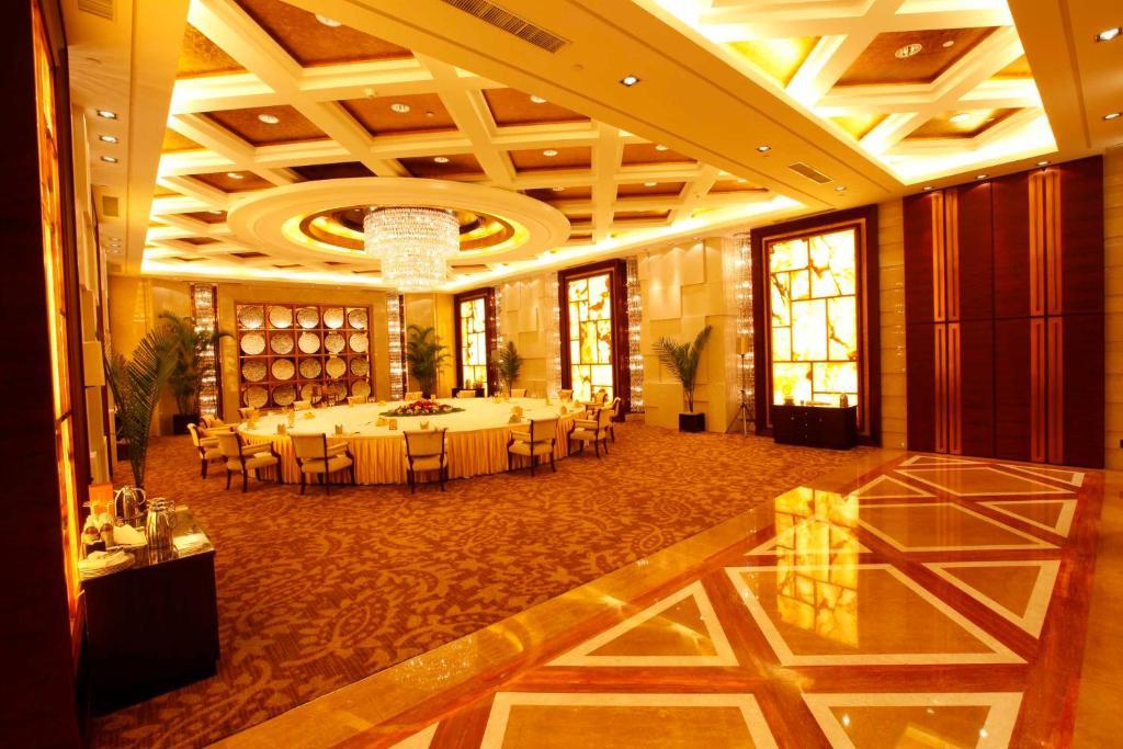 Shan Dong Hotel Цзинань Экстерьер фото