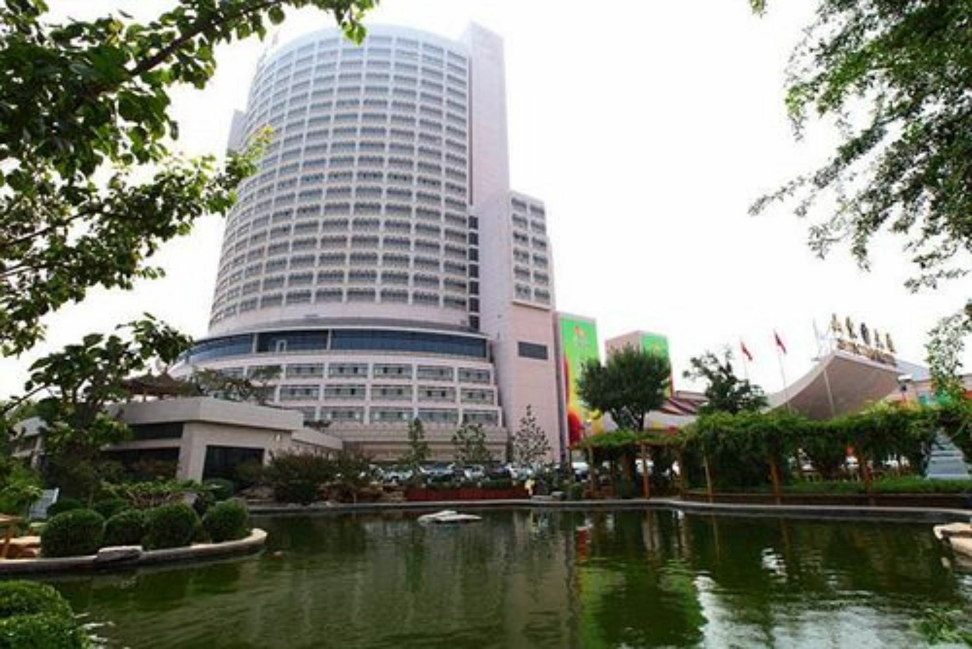 Shan Dong Hotel Цзинань Экстерьер фото